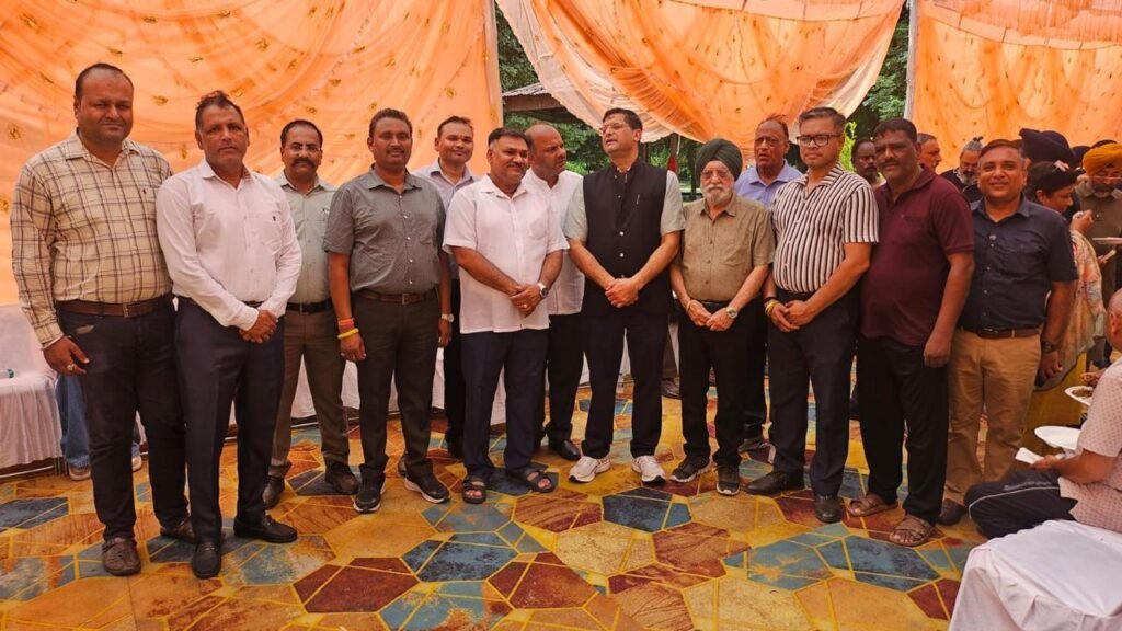 स्व. लेफ्टिनेंट कर्नल तरुण दीप सिंह बेदी की स्मृति में किया पौधारोपण
