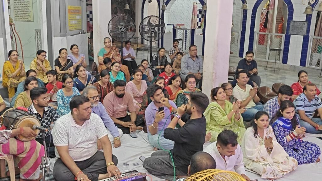 श्री श्याम बाबा जी का मासिक पूर्णिमा संकीर्तन बड़ा मंदिर में को बड़ी धूमधाम से किया गया