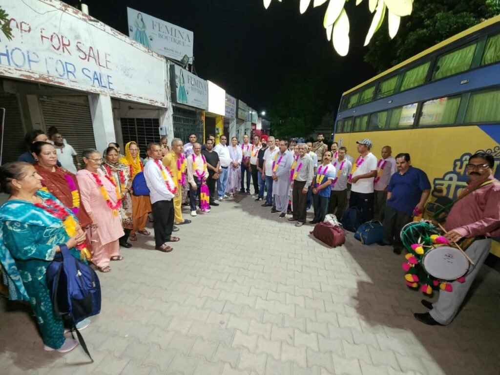 मुख्यमंत्री तीर्थ यात्रा योजना के तहत आज जालंधर कैंट विधानसभा क्षेत्र के वार्ड नंबर 16, अर्बन एस्टेट फेस-1 स्थित गीता मंदिर से खाटू श्याम धाम के लिए बस रवाना की गई